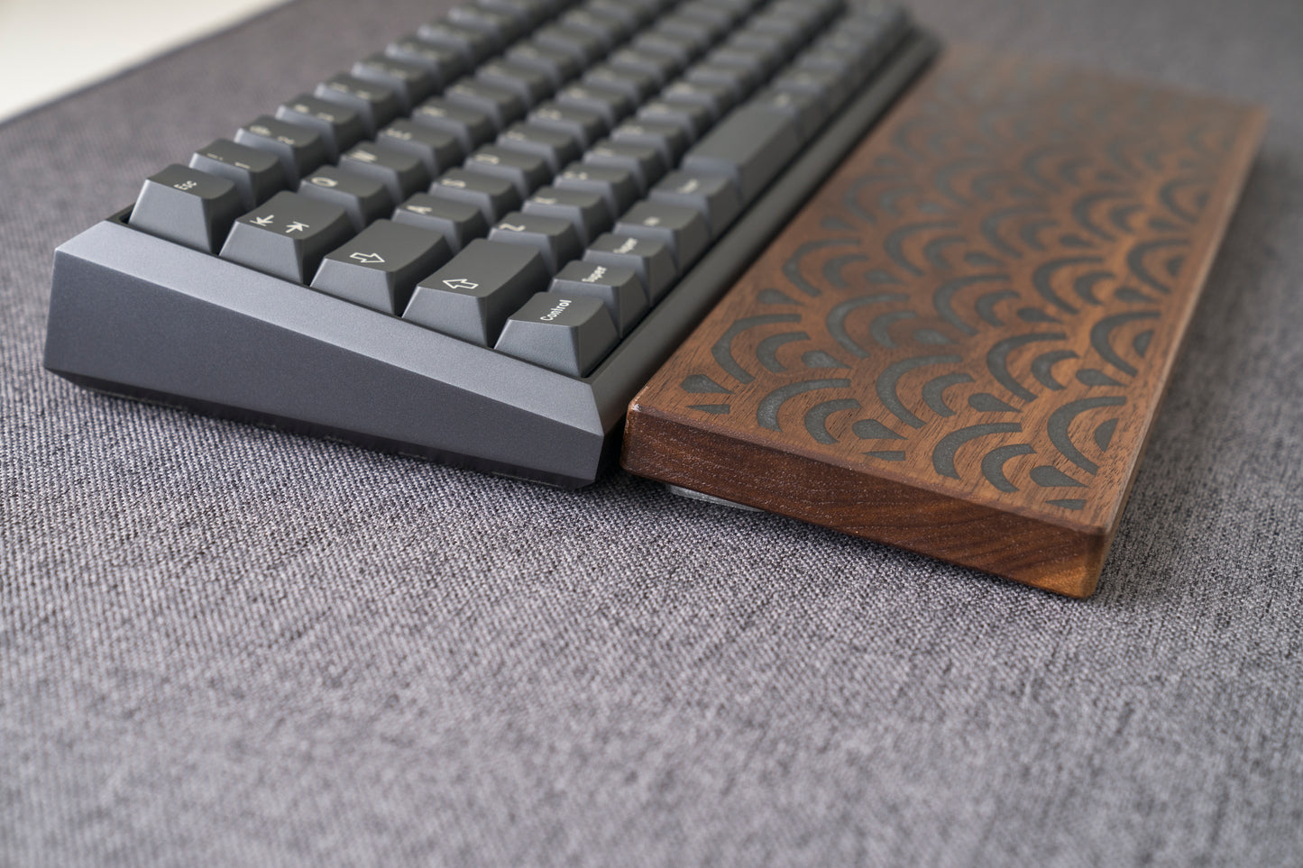 wrist-rest-kb-60-fjell-side