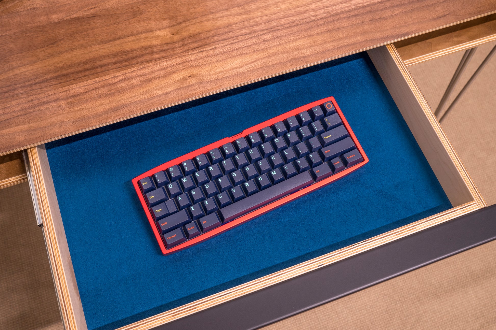 single drawer view with keyboard inside